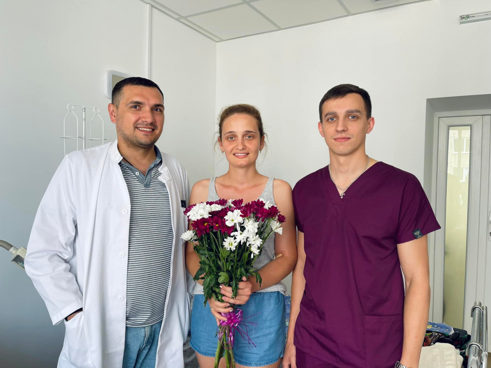 У Львові прооперували дівчину з рідкісним захворюванням, яка думала, що в неї просто тиск