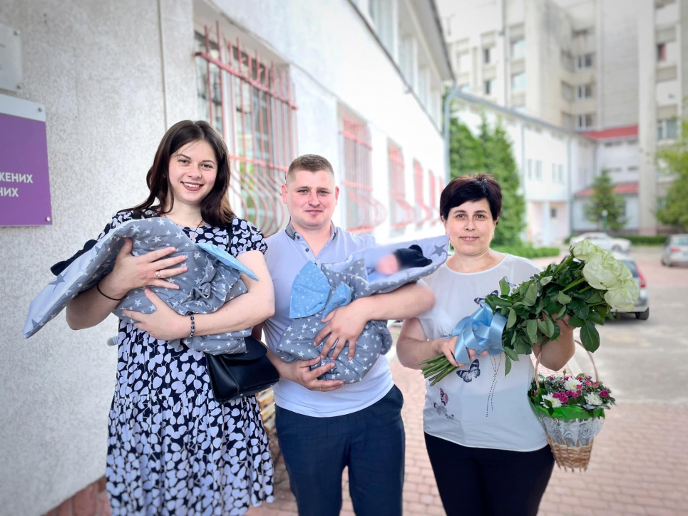 У Львові врятували новонароджених близнюків, які мали перехрещені пуповини
