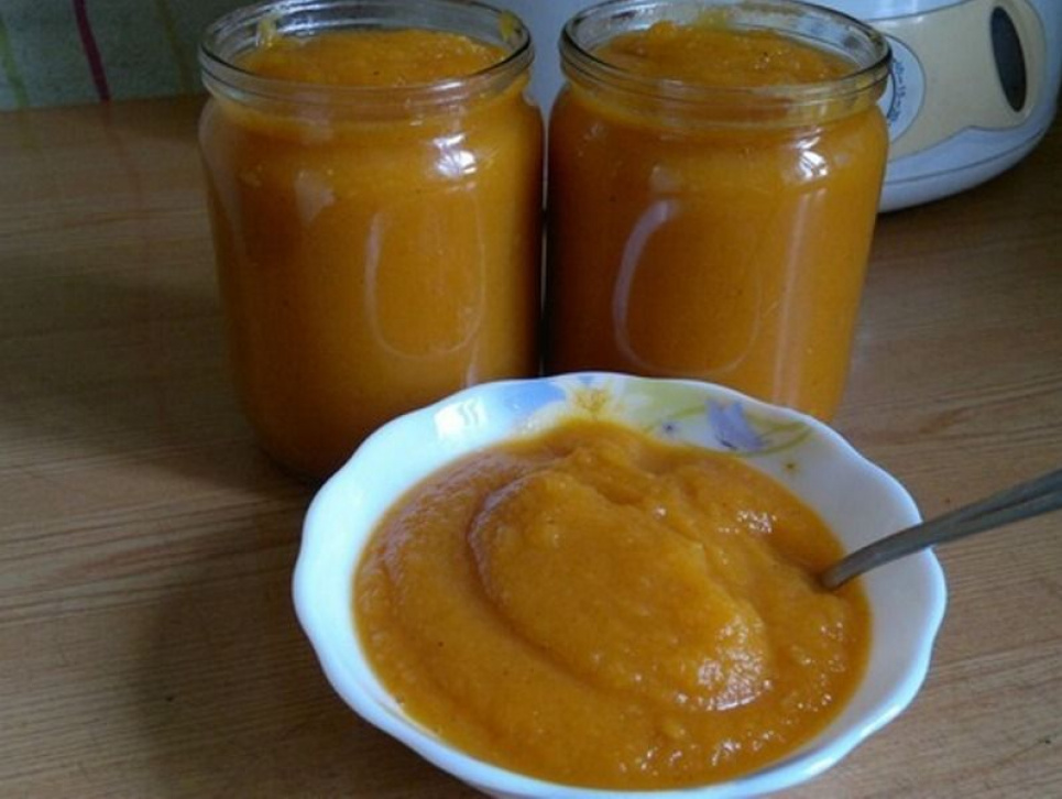 Лінивий літній рецепт дієтичної кабачкової ікри в пароварці