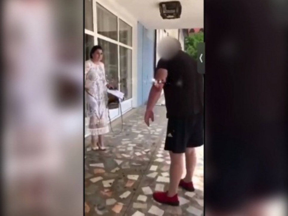 Вилив відро фекалій на викладачку: на Буковині суд виніс вирок батькові студента(ФОТО)