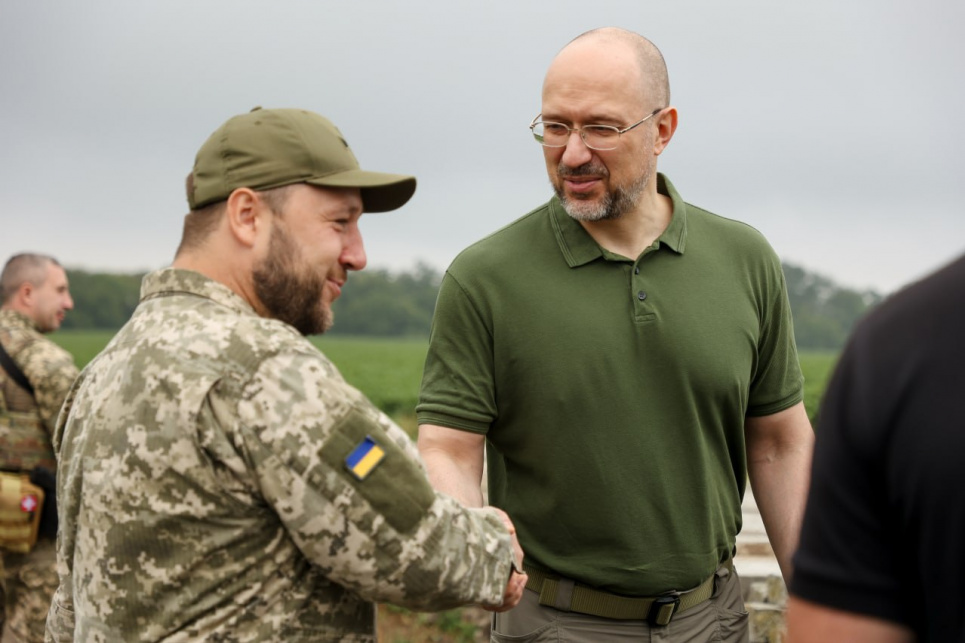 Шмигаль відвідав фермера, який виграв на грант для розширення площі своїх угідь