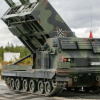 MARS II — це модифікована для використання у Бундесвері американська M270, ключова її перевага у здатності випускати вдвічі більше ракет, ніж HIMARS. Також, вона повільніше пересувається, але й уразити цю систему артилерією складніше.