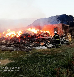 Масштабна пожежа на Одещині: врятовано 30 тонн зерна цьогорічного врожаю(ФОТО)