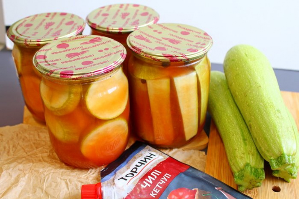Мариновані кабачки з кетчупом Чилі: смачна закуска на зиму