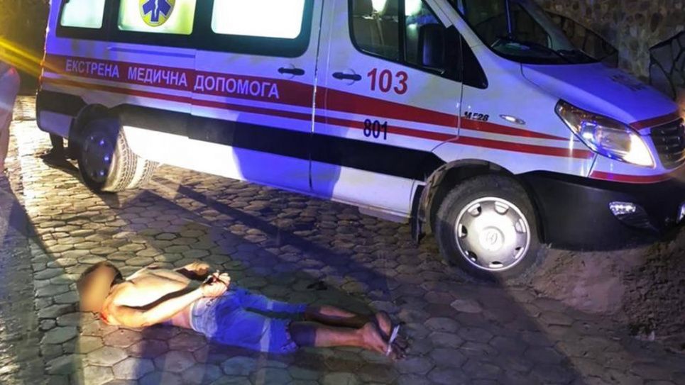 На Закарпатті пацієнт лікарні викрав карету швидкої та потрапив у ДТП