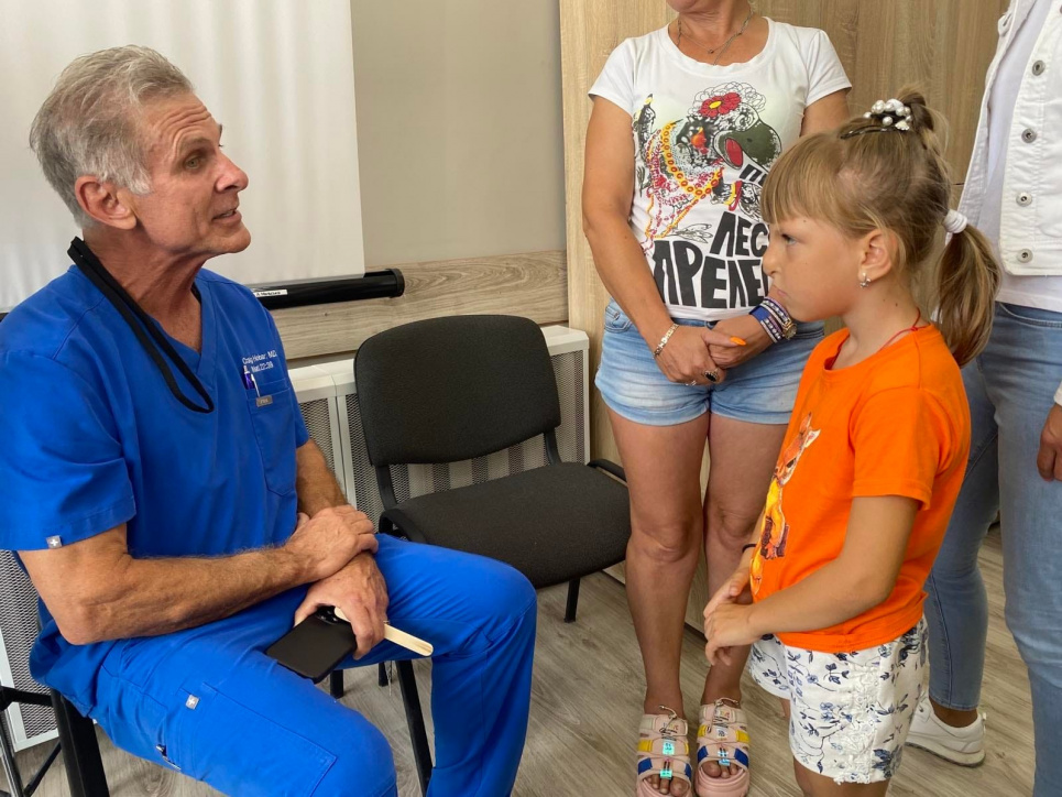 Американські хірурги оглядають дітей з найскладнішими вадами обличчя: найменшій дитині, яку проконсультували – 1 місяць