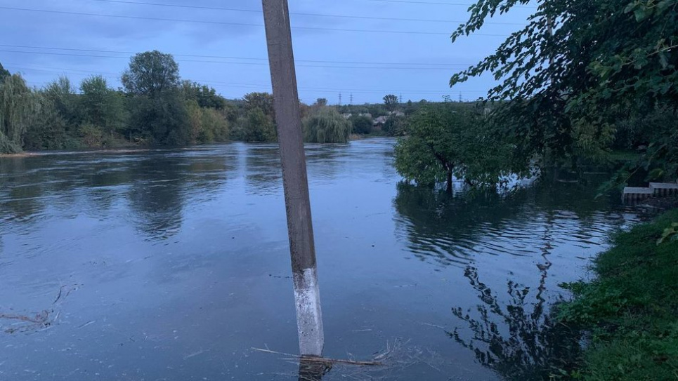 Ракетний удар по Кривому Рогу: рівень води в Інгульці піднявся до 6 метрів