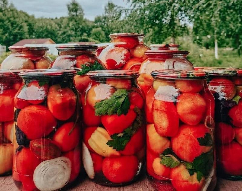 Мінімум клопоту, максимум смакоти: помідори, мариновані дідівським способом