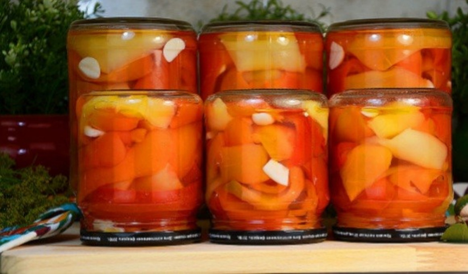 Смакота на зиму: маринований болгарський перець із часником