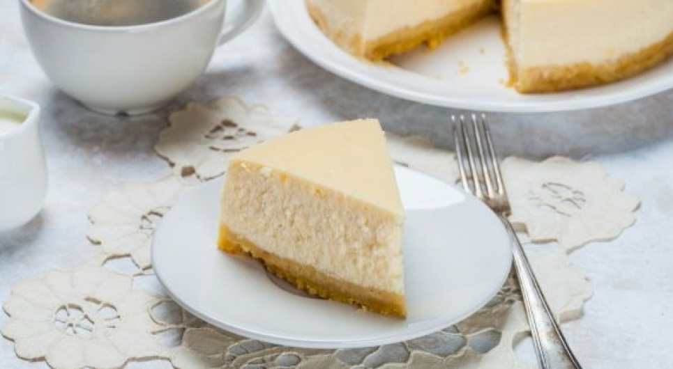 Дієтичний чизкейк із сиру: простий рецепт десерту, який не позначиться на вазі
