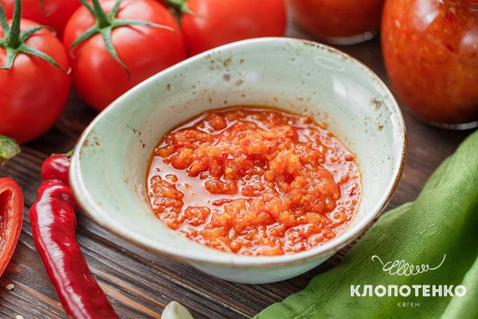 Коли закортіло гостренького: рецепт смачної аджики від відомого кухаря