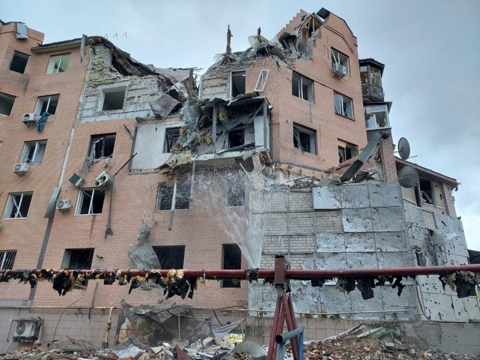 Рашисти влучили у житлові будинки в Миколаєві, є поранені