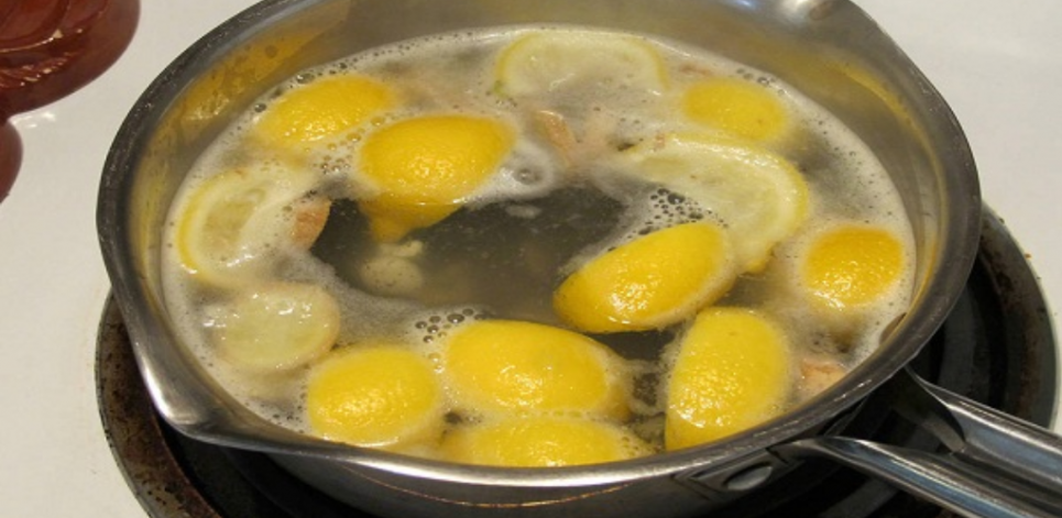 Вода, в якій варилися лимони, допомагає схуднути до 10 кілограмів