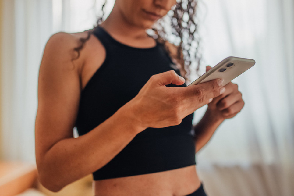 Коли немає світла: 5 лайфхаків, які допоможуть зарядити телефон без електроенергії