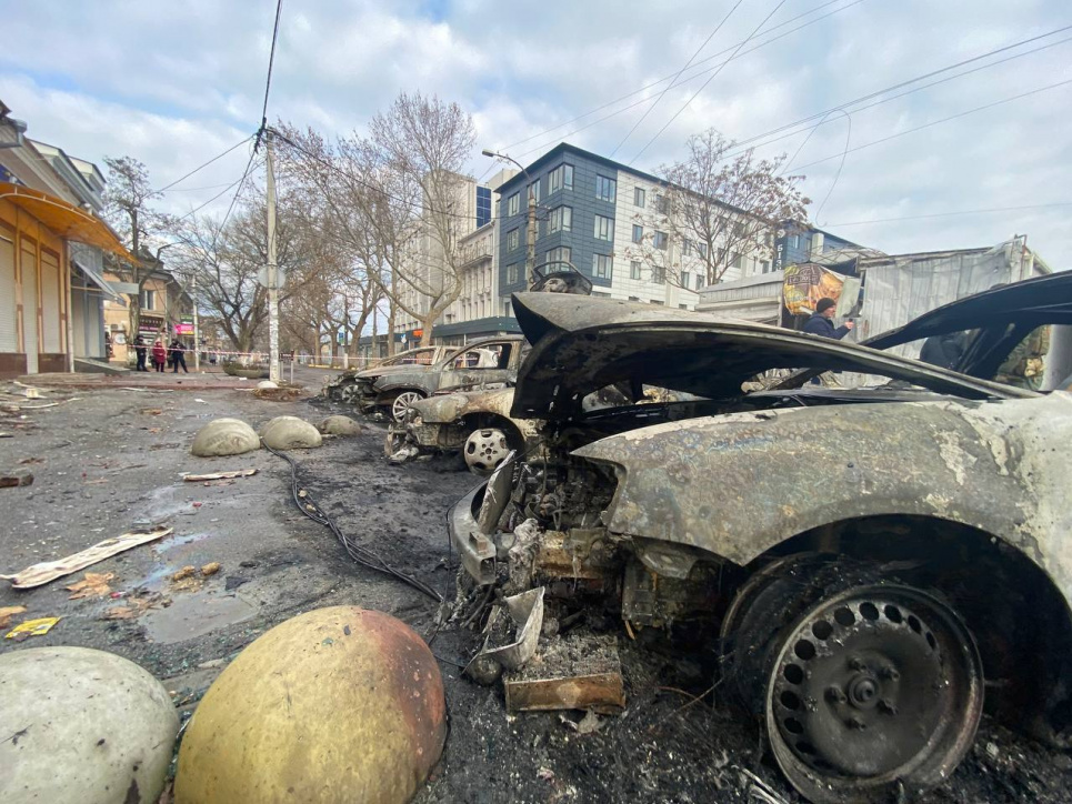Росіяни обстріляли центр міста Херсона: 8 загиблих та біля 60 поранених