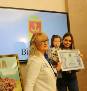 Національний рекорд: у Вінниці зареєстрували найдовше волосся у малюка(ФОТО)