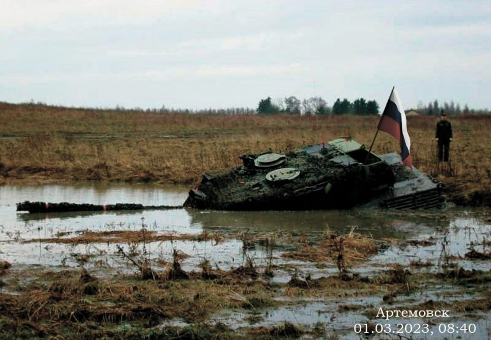 Росіяни домалювали в Фотошопі триколор до фото танка «Леопард» і заявили, що захопили його під Бахмутом (ФОТО)