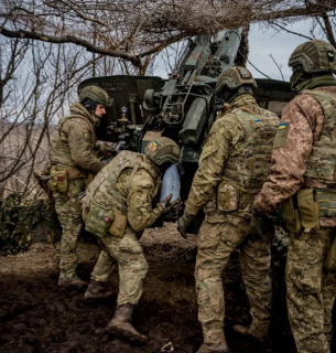 Украинские военные защищают Бахмут. Фото AFP