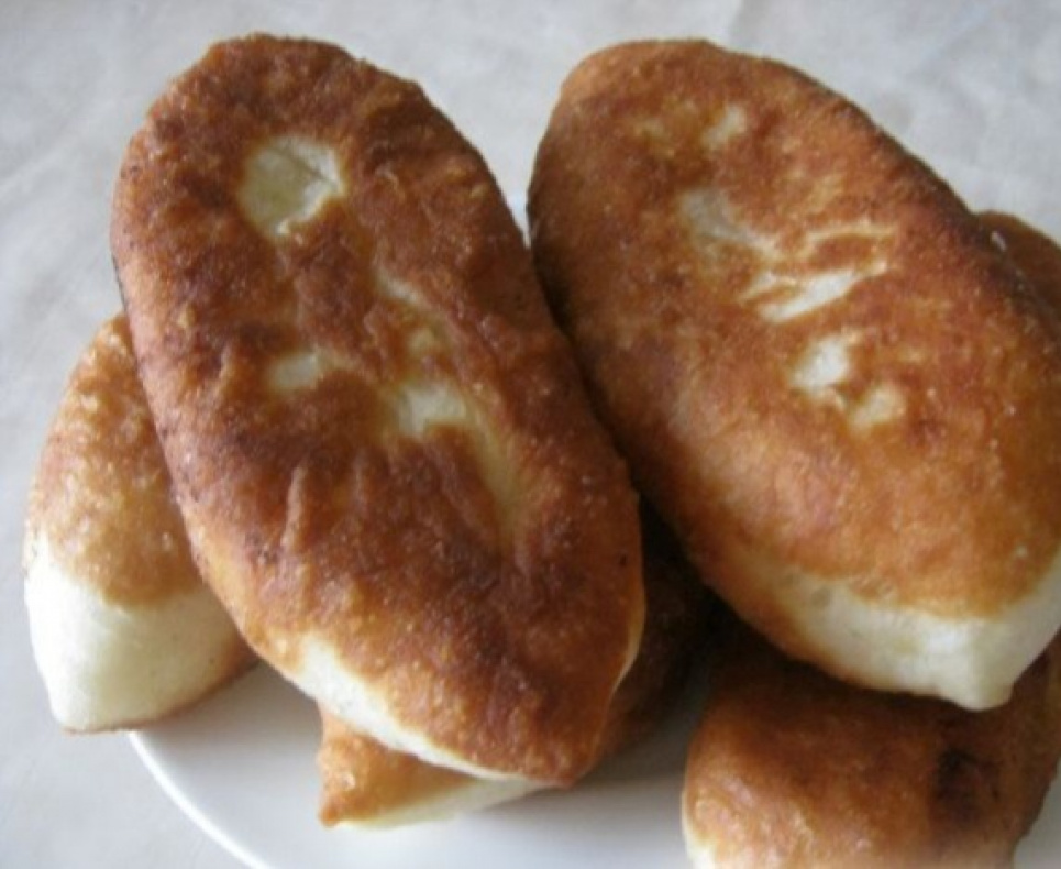 Пісні смажені пиріжки з картоплею — смачний рецепт із продуктів, які є на кожній кухні