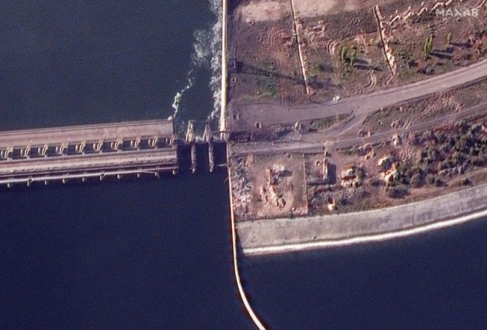 Супутниковий знімок руйнувань на Каховській ГЕС, 12 листопада 2022 року