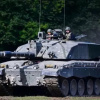 Снаряди зі збідненим ураном використовує британський танк Challenger-2. Фото GETTY IMAGES