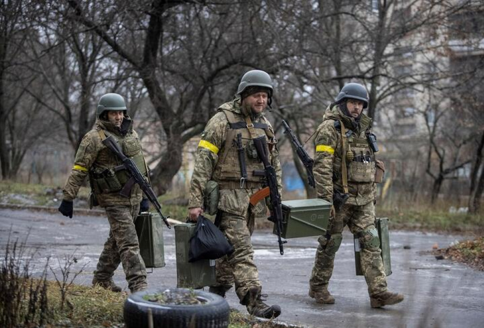 Непрямі дані говорять про готовність української армії до наступу — Бі-бі-сі Українські військові у Бахмуті. 9 грудня 2022 року. Фото: Reuters