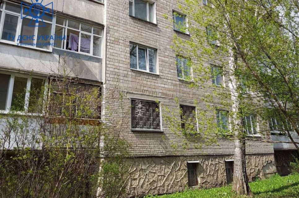 З вікна багатоповерхівки у Вінниці випало немовля, деталі