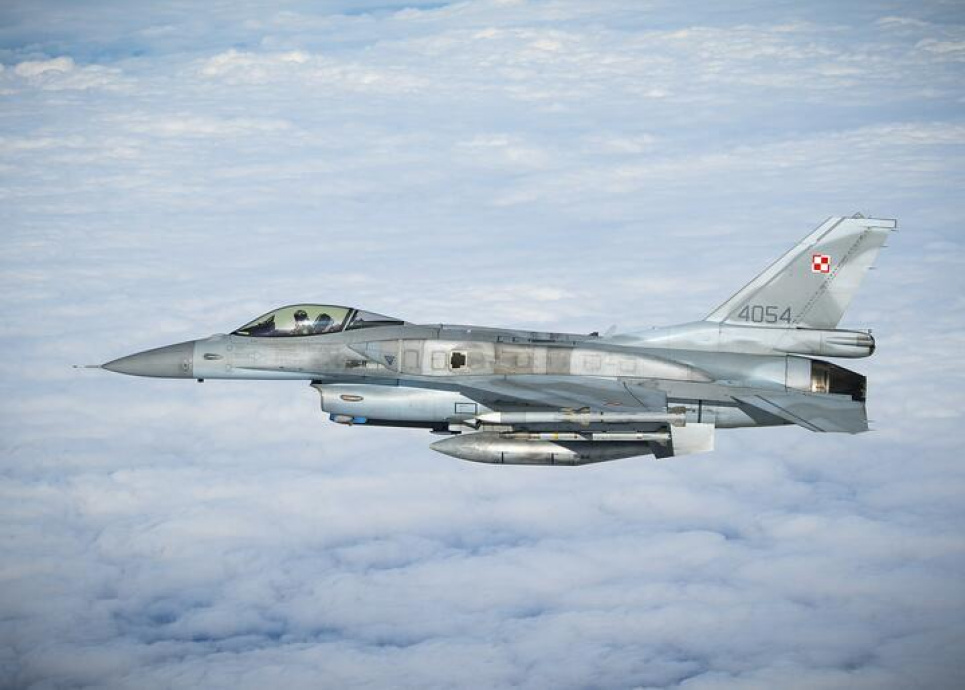 "Росію потрібно скинути з повітря": Україна отримає винищувачі F-16 від США - Кулеба