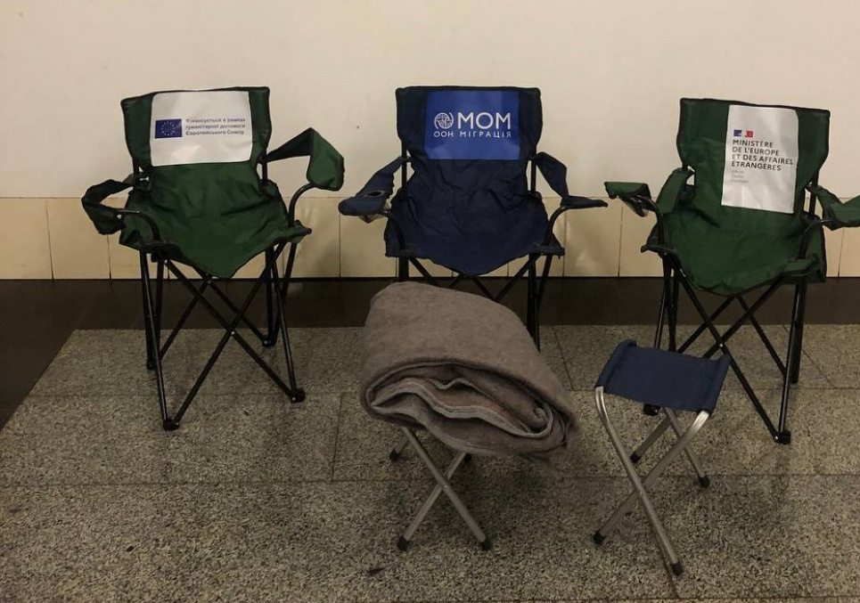 Стільці та питна вода: доступні опції Київського метро, станції яких працюють режимі в цілодобових укриттів