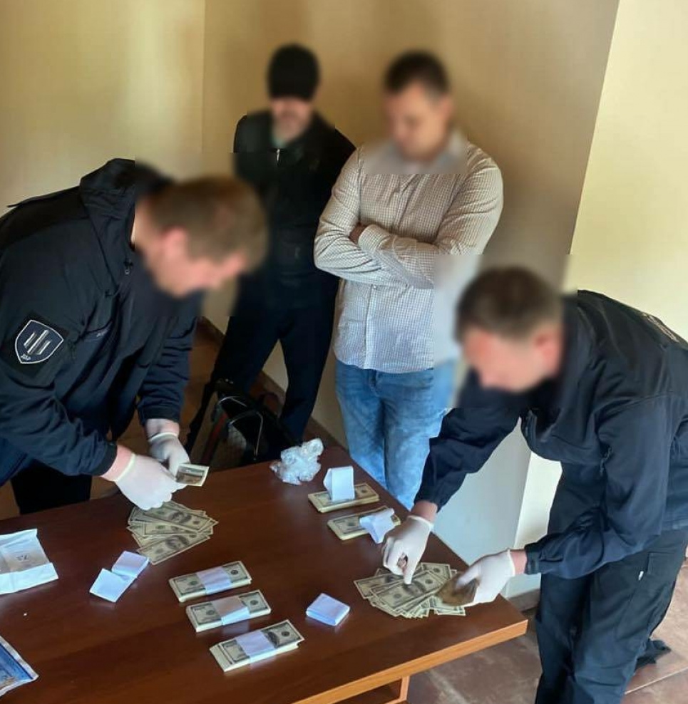 70 000 дол. за «позитивну» експертизу після будівництва школи та дитсадочка - на корупції викрито Одеського посадовця (ФОТО)