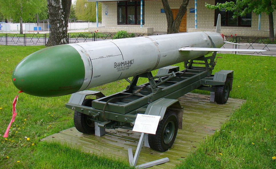 У Польщі впала випущена росіянами по Україні ракета Х-55 з імітатором ядерної боєголовки — ось що це за зброя