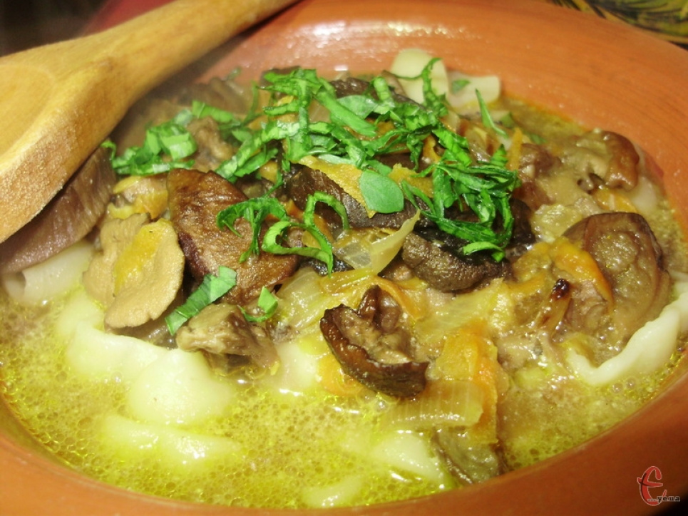 Поліська холодна юшка з грибами, рибою та квасолею: рецепт дня