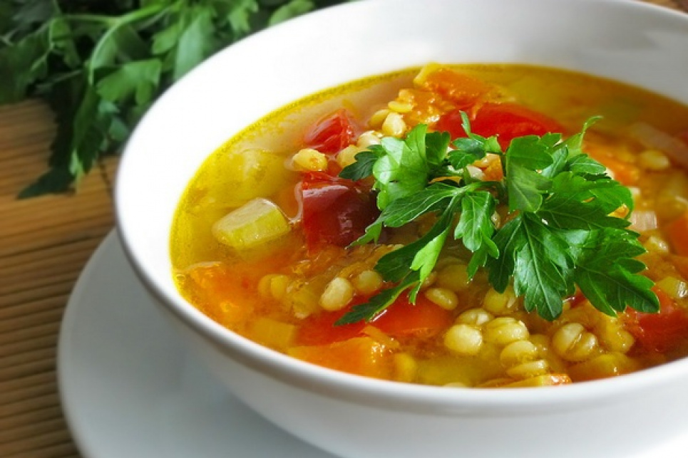 Названо популярний суп , який провокує каміння в нирках