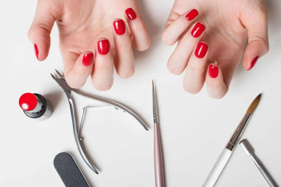 Манікюр, пірсинг, поцілунки, незахищений секс: лікарі розповіли, що можна й чого не можна при гепатиті