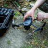 Український військовий з китайським дроном DJI Mavic 3. Фото: Aleksey Filippov / AFP