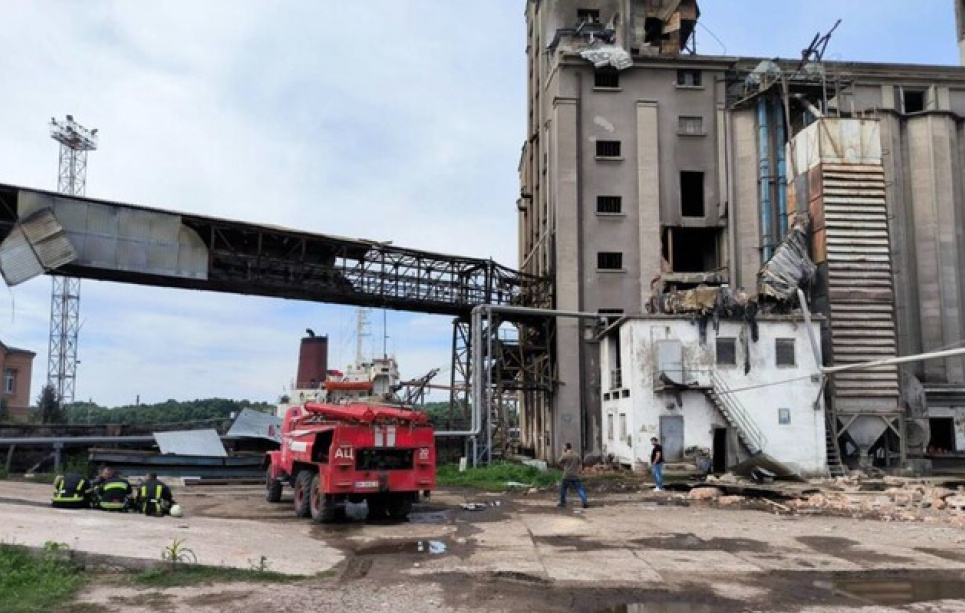Знищено 40 тис тонн пшениці: наслідки нічної атаки на південь України