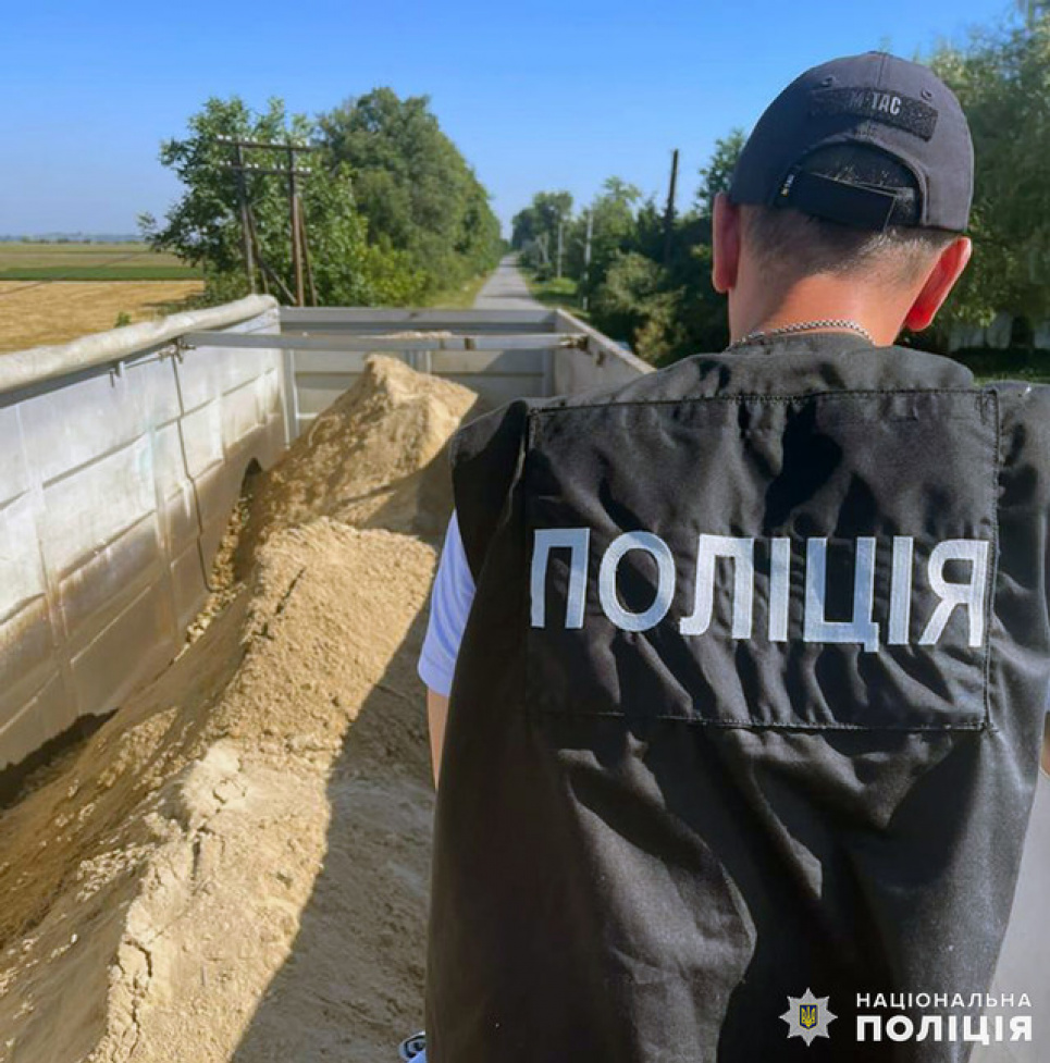 Ущерб окружающей среде почти на 5 млн грн: в Житомирской области агропредприятие незаконно добывало песок Ущерб окружающей среде Агропредприятие Незаконная добыча