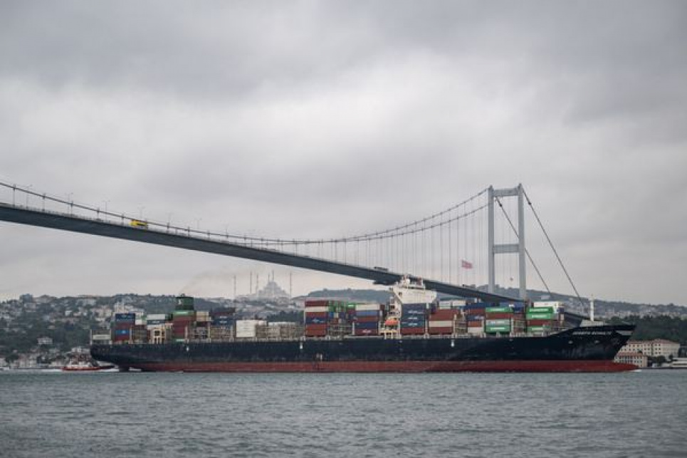 Перше судно, яке скористалося тимчасовим коридором після виходу РФ із зернової угоди, досягло Босфору