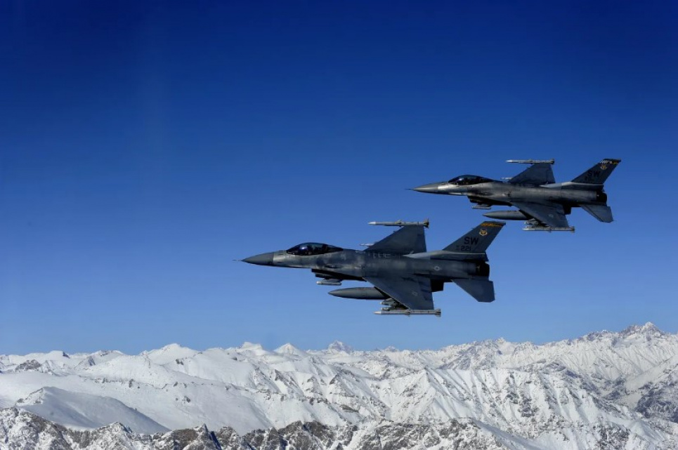 Американські F-16, озброєні ракетами AMRAAM в Афганістані, 2009 рік. Фото: Stocktrek Images / Scanpix / Leta