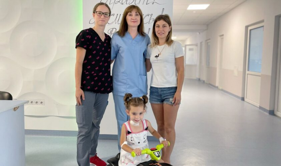 Львівські лікарі врятували 4-річну дівчинку з хворобою Гіршпрунга