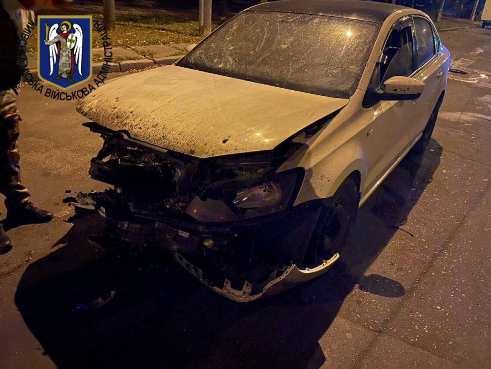 Пожежі та постраждалі: вночі Київ атакували ворожі дрони