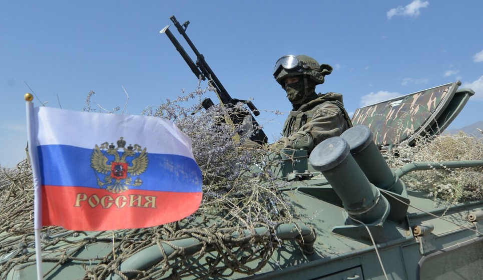 Російські військовослужбовці беруть участь у військових навчаннях у 2021 році. Фотограф: В'ячеслав Оселедько/AFP