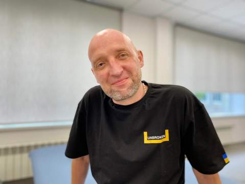 Офтальмологи Львова успішно здійснили пересадку рогівки ока захиснику з Волині