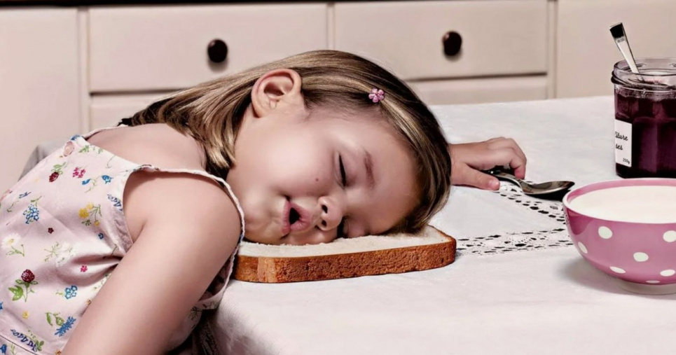 Невиспаність можна частково компенсувати сніданком: ось що треба з'їсти