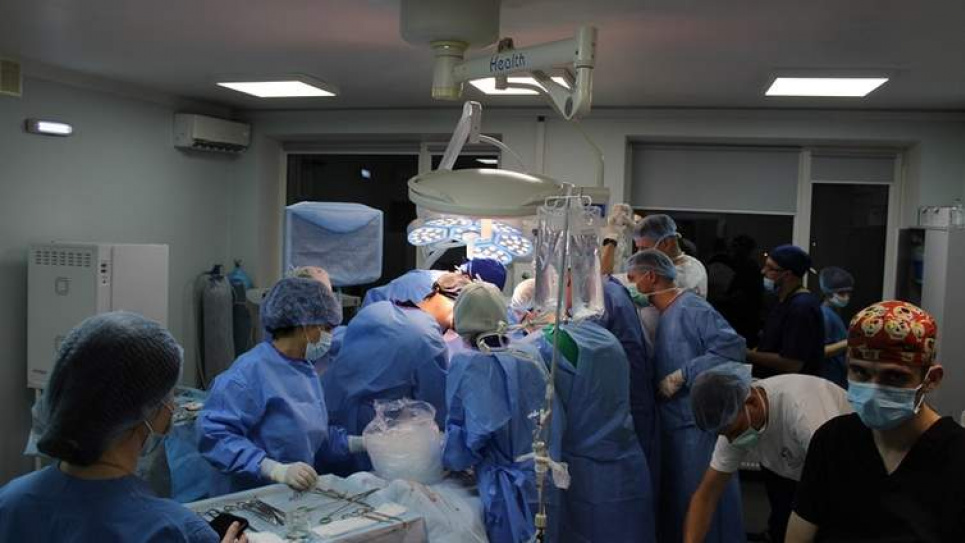 Хірурги провели унікальну операцію з трансплантації серця 