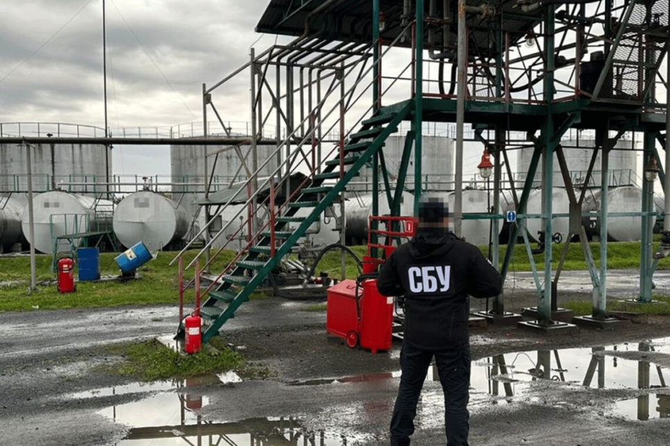 Кум Медведчука незаконно виробляв та продавав пальне сумнівної якості на Закарпатті Кум Медведчука нелегально продавав пальне на Закарпатті