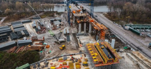 У Чернігові зpавершили перший етап насування металевої прогонової будови мосту через Десну