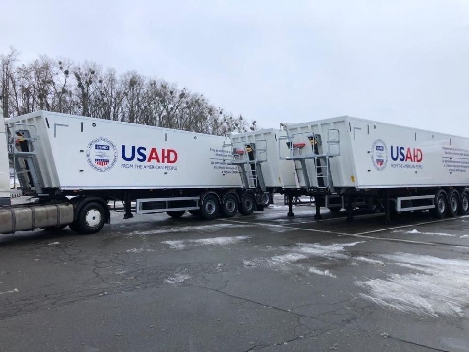 США передали для украинских аграриев еще 16 зерновозов США передали для украинских аграриев еще 16 зерновозов для поддержки фермеров, агрокомпаний и экономики Украины
