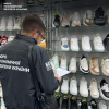  На Одещині викрито мережу з продажу підробленого взуття