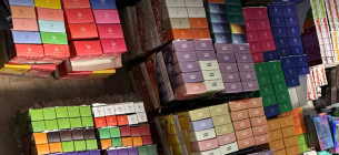 Продавали контрафактные электронные сигареты через телеграм-канал. Фото: Бюро экономической безопасности Украины
